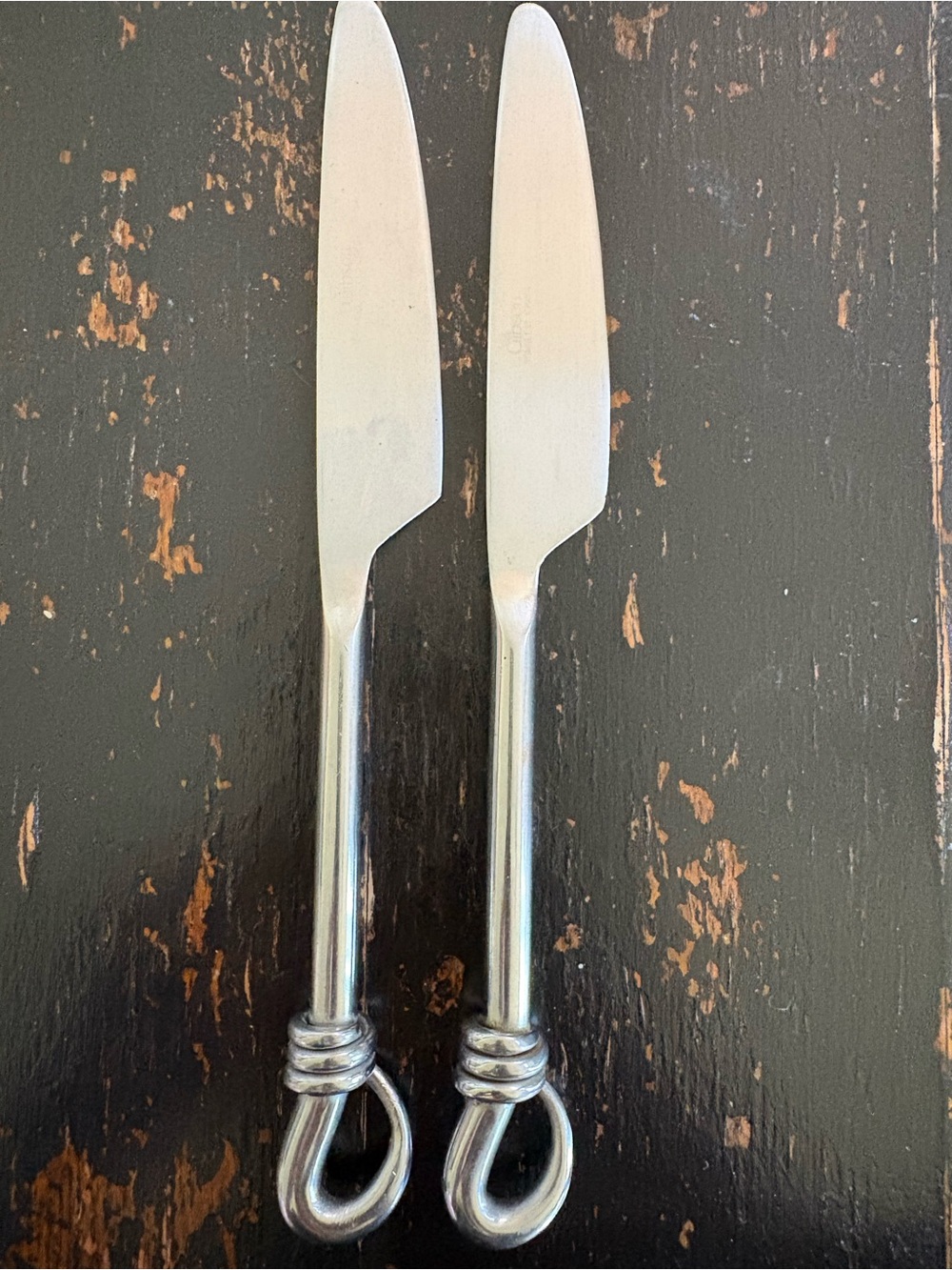 Gibson CUOMO Stainless DINNER KNIVES Open Ring Tip 18/8 Glossy Flatware Set of 2